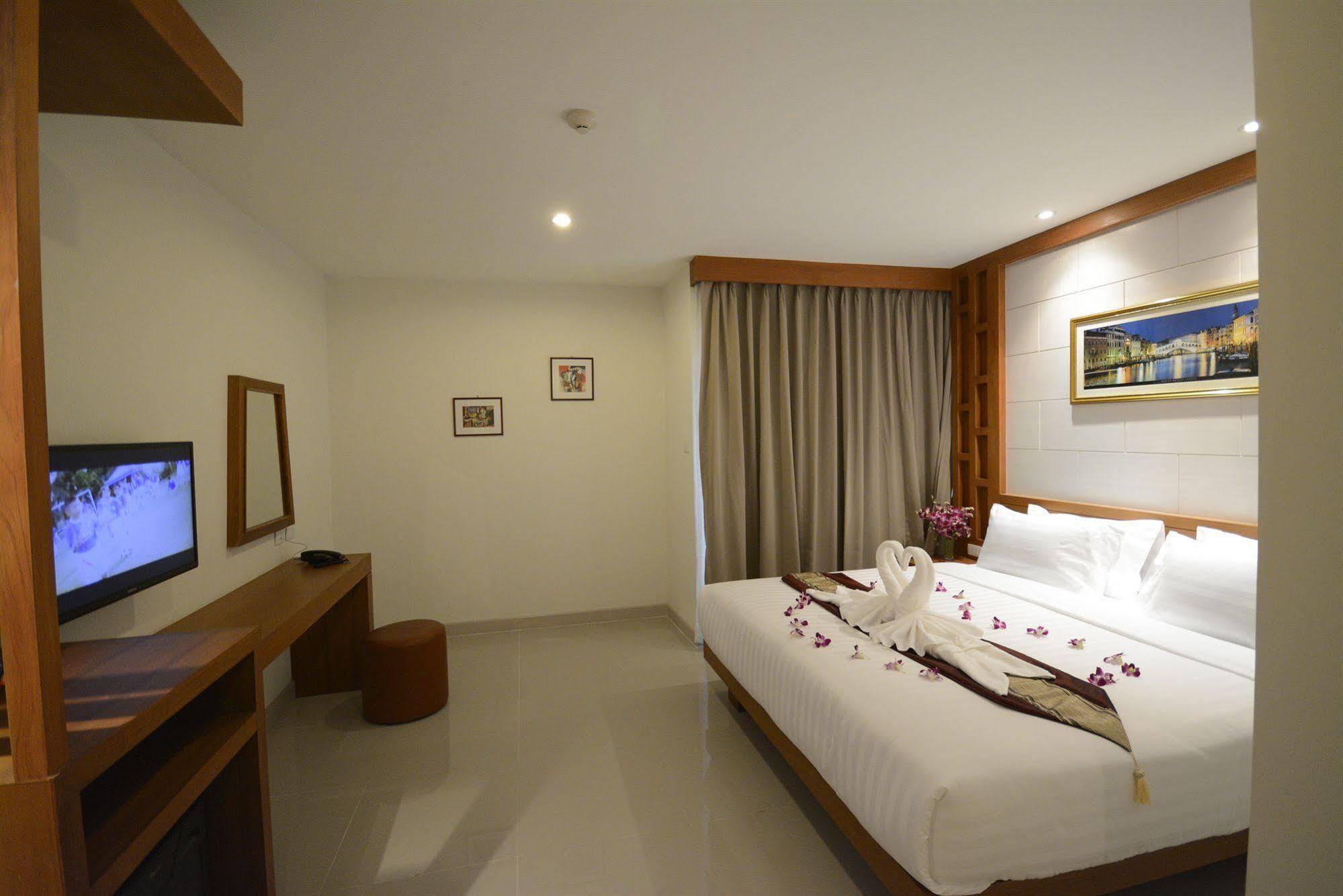 The Patong Center Hotel Exteriör bild